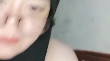 Bokep Jilbab Jilbab Host Toge Berkacamata Telanjang Omek Show