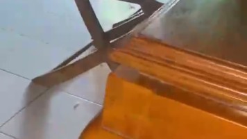 Bokep Premium Sex Pintu Gak Dikunci Binor Siang Bolong Main di Ruang Tengah