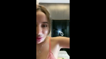 Kangen Sama Hilda Sofia Guys Comeback ID 89398412 Mango